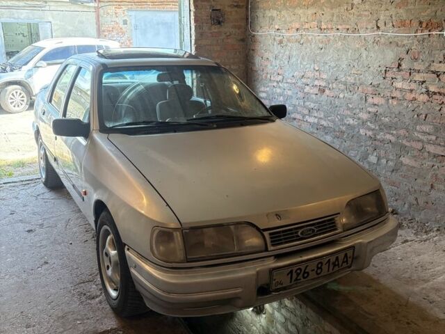 Серый Форд Сиерра, объемом двигателя 2 л и пробегом 376 тыс. км за 768 $, фото 1 на Automoto.ua