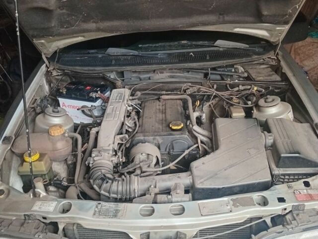 Серый Форд Сиерра, объемом двигателя 2 л и пробегом 300 тыс. км за 1191 $, фото 6 на Automoto.ua