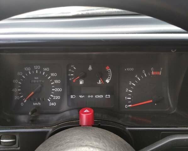 Серый Форд Сиерра, объемом двигателя 1.8 л и пробегом 200 тыс. км за 1400 $, фото 7 на Automoto.ua