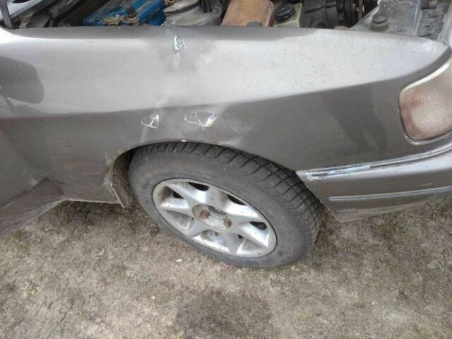 Серый Форд Сиерра, объемом двигателя 2.3 л и пробегом 250 тыс. км за 750 $, фото 1 на Automoto.ua