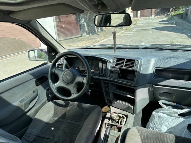 Серый Форд Сиерра, объемом двигателя 0 л и пробегом 75 тыс. км за 286 $, фото 3 на Automoto.ua