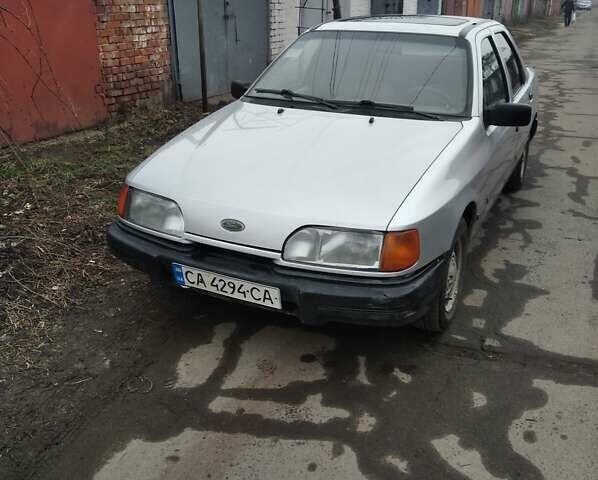 Серый Форд Сиерра, объемом двигателя 1.8 л и пробегом 200 тыс. км за 1400 $, фото 5 на Automoto.ua