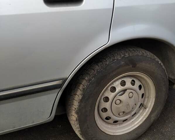 Серый Форд Сиерра, объемом двигателя 1.8 л и пробегом 200 тыс. км за 1400 $, фото 8 на Automoto.ua