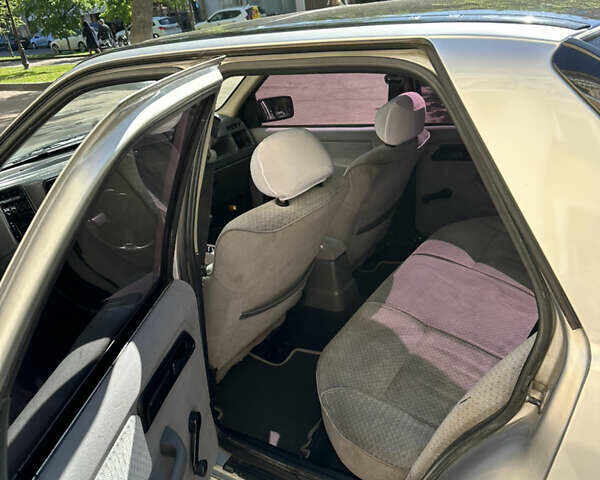 Сірий Форд Сієрра, об'ємом двигуна 2 л та пробігом 120 тис. км за 2500 $, фото 9 на Automoto.ua