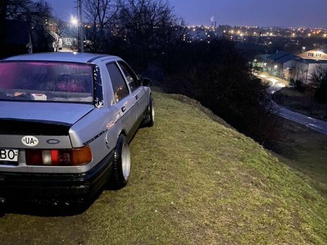 Серый Форд Сиерра, объемом двигателя 2 л и пробегом 400 тыс. км за 800 $, фото 2 на Automoto.ua