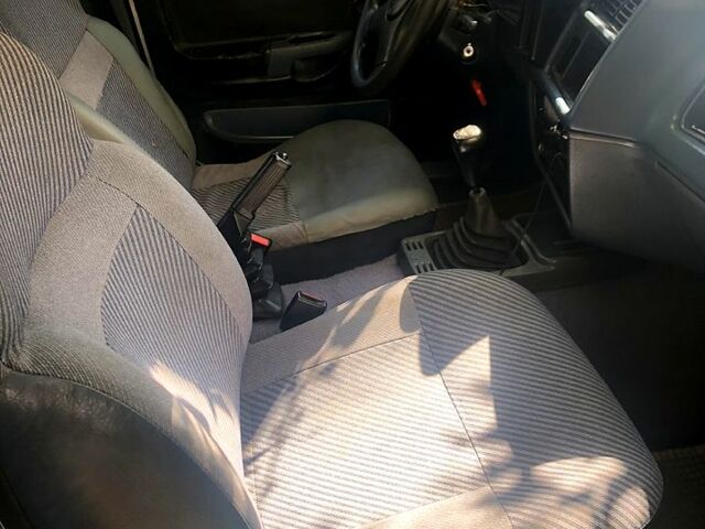 Серый Форд Сиерра, объемом двигателя 1.6 л и пробегом 300 тыс. км за 1200 $, фото 3 на Automoto.ua