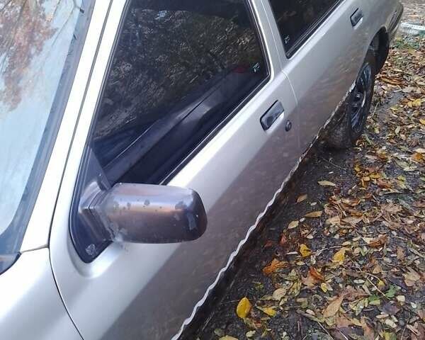 Серый Форд Сиерра, объемом двигателя 2 л и пробегом 500 тыс. км за 1000 $, фото 7 на Automoto.ua