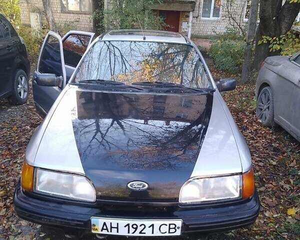 Серый Форд Сиерра, объемом двигателя 2 л и пробегом 500 тыс. км за 1000 $, фото 6 на Automoto.ua