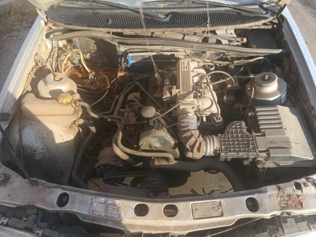 Серый Форд Сиерра, объемом двигателя 2 л и пробегом 150 тыс. км за 426 $, фото 5 на Automoto.ua