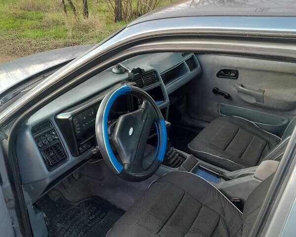 Сірий Форд Сієрра, об'ємом двигуна 2 л та пробігом 16 тис. км за 1250 $, фото 2 на Automoto.ua