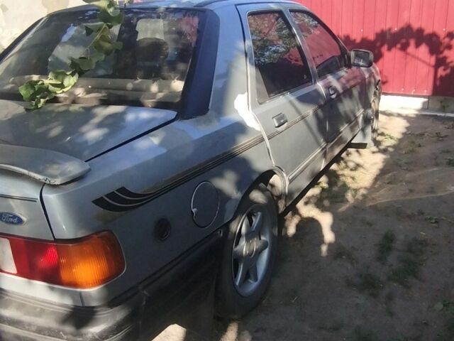 Серый Форд Сиерра, объемом двигателя 0 л и пробегом 250 тыс. км за 286 $, фото 1 на Automoto.ua