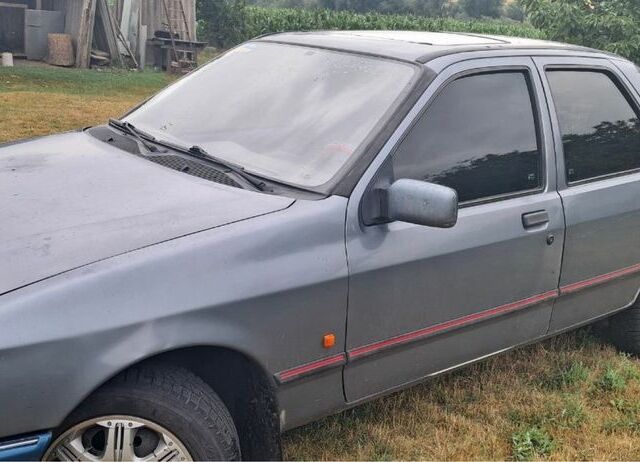 Сірий Форд Сієрра, об'ємом двигуна 2 л та пробігом 300 тис. км за 800 $, фото 4 на Automoto.ua