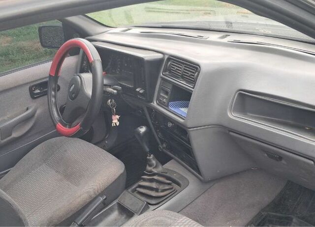 Сірий Форд Сієрра, об'ємом двигуна 2 л та пробігом 300 тис. км за 800 $, фото 6 на Automoto.ua