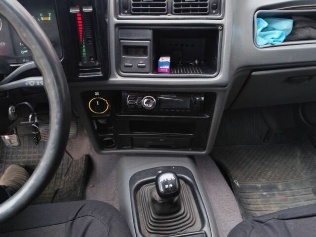 Серый Форд Сиерра, объемом двигателя 2 л и пробегом 54 тыс. км за 1350 $, фото 6 на Automoto.ua