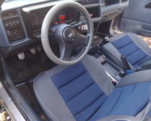 Серый Форд Сиерра, объемом двигателя 2 л и пробегом 500 тыс. км за 1000 $, фото 9 на Automoto.ua