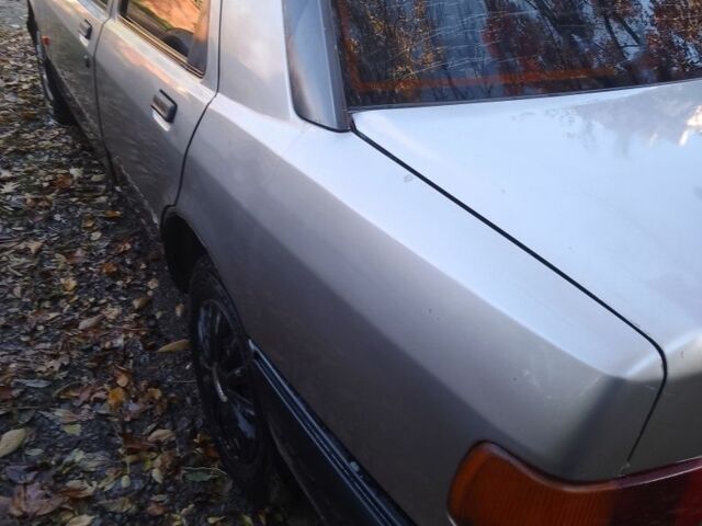 Серый Форд Сиерра, объемом двигателя 2 л и пробегом 500 тыс. км за 1000 $, фото 2 на Automoto.ua