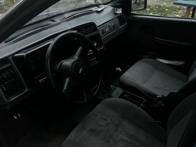 Серый Форд Сиерра, объемом двигателя 2 л и пробегом 268 тыс. км за 1100 $, фото 3 на Automoto.ua