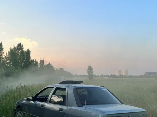 Сірий Форд Сієрра, об'ємом двигуна 2 л та пробігом 120 тис. км за 1000 $, фото 1 на Automoto.ua