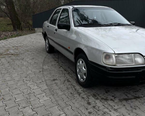 Серый Форд Сиерра, объемом двигателя 1.8 л и пробегом 200 тыс. км за 999 $, фото 1 на Automoto.ua