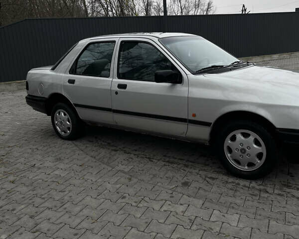 Серый Форд Сиерра, объемом двигателя 1.8 л и пробегом 200 тыс. км за 999 $, фото 2 на Automoto.ua