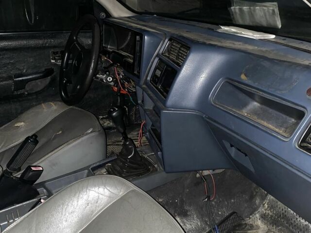 Серый Форд Сиерра, объемом двигателя 1.8 л и пробегом 260 тыс. км за 300 $, фото 2 на Automoto.ua