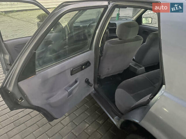 Серый Форд Сиерра, объемом двигателя 2 л и пробегом 169 тыс. км за 1750 $, фото 9 на Automoto.ua