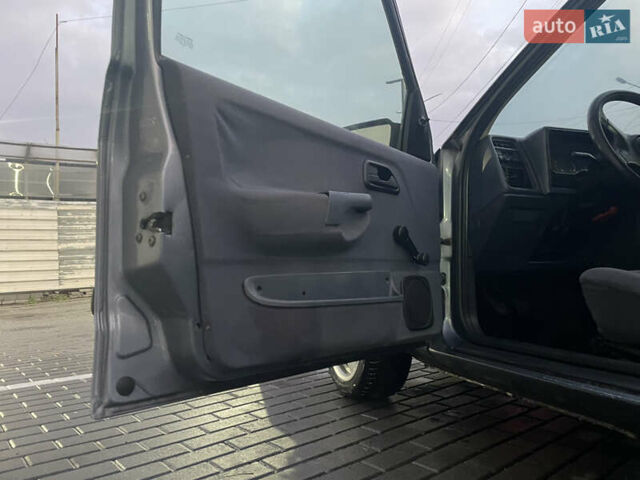 Серый Форд Сиерра, объемом двигателя 2 л и пробегом 169 тыс. км за 1750 $, фото 8 на Automoto.ua