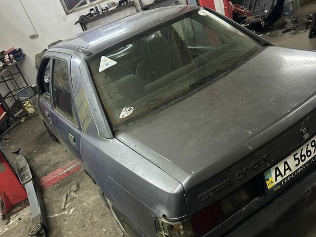 Серый Форд Сиерра, объемом двигателя 2 л и пробегом 200 тыс. км за 350 $, фото 2 на Automoto.ua