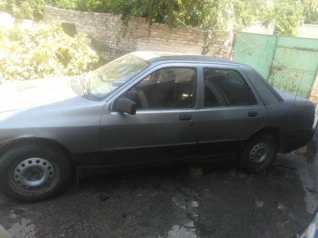 Серый Форд Сиерра, объемом двигателя 2 л и пробегом 777 тыс. км за 656 $, фото 1 на Automoto.ua