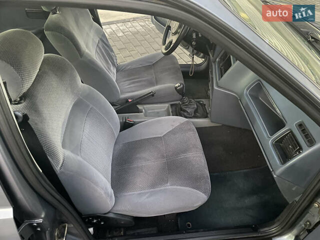 Серый Форд Сиерра, объемом двигателя 2 л и пробегом 169 тыс. км за 1750 $, фото 16 на Automoto.ua