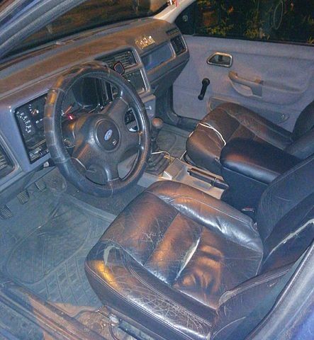 Серый Форд Сиерра, объемом двигателя 2 л и пробегом 350 тыс. км за 900 $, фото 2 на Automoto.ua