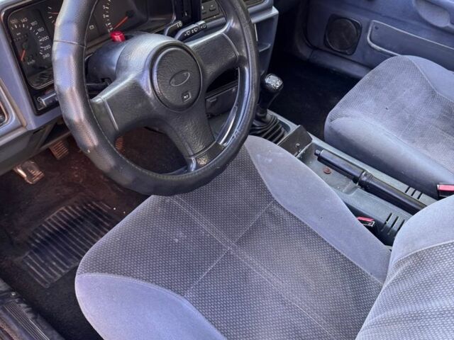 Серый Форд Сиерра, объемом двигателя 1.8 л и пробегом 97 тыс. км за 1100 $, фото 7 на Automoto.ua