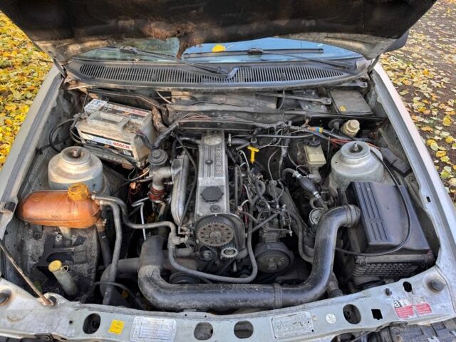 Серый Форд Сиерра, объемом двигателя 1.8 л и пробегом 97 тыс. км за 1100 $, фото 1 на Automoto.ua