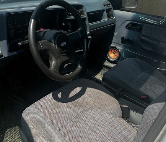 Серый Форд Сиерра, объемом двигателя 2 л и пробегом 999 тыс. км за 400 $, фото 10 на Automoto.ua