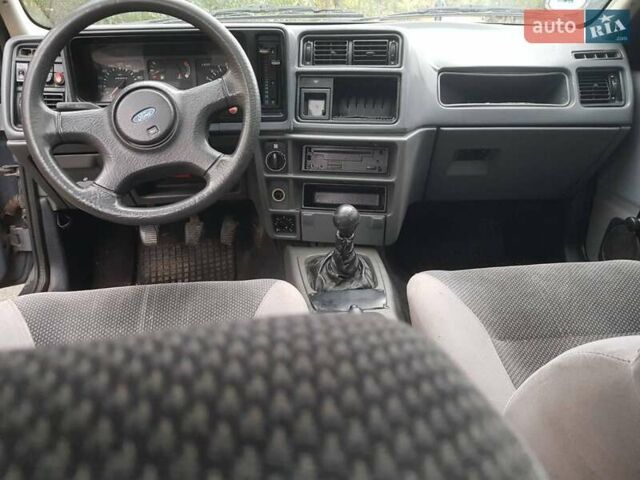 Серый Форд Сиерра, объемом двигателя 2 л и пробегом 253 тыс. км за 1300 $, фото 2 на Automoto.ua