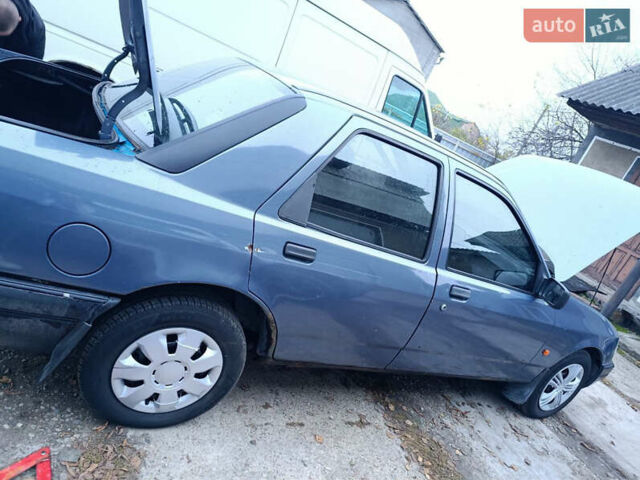 Серый Форд Сиерра, объемом двигателя 1.99 л и пробегом 15 тыс. км за 1600 $, фото 1 на Automoto.ua