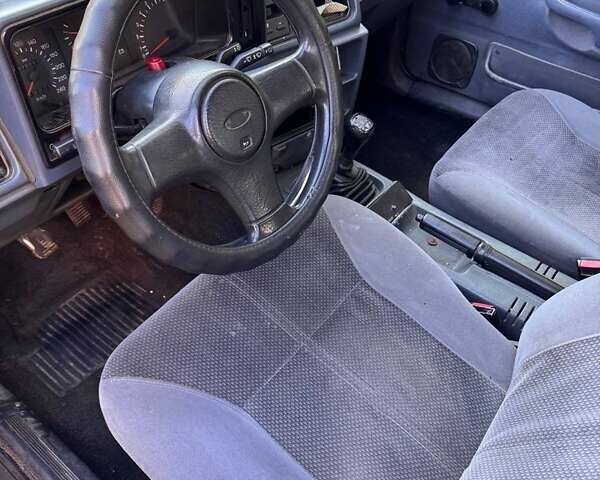 Серый Форд Сиерра, объемом двигателя 1.8 л и пробегом 97 тыс. км за 1100 $, фото 6 на Automoto.ua