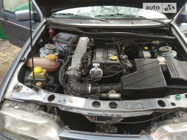 Серый Форд Сиерра, объемом двигателя 2 л и пробегом 350 тыс. км за 1700 $, фото 11 на Automoto.ua
