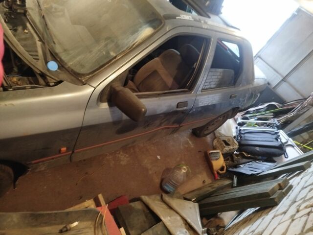 Серый Форд Сиерра, объемом двигателя 0 л и пробегом 1000 тыс. км за 400 $, фото 4 на Automoto.ua