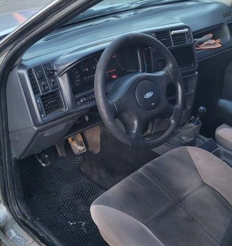 Серый Форд Сиерра, объемом двигателя 2 л и пробегом 345 тыс. км за 850 $, фото 5 на Automoto.ua