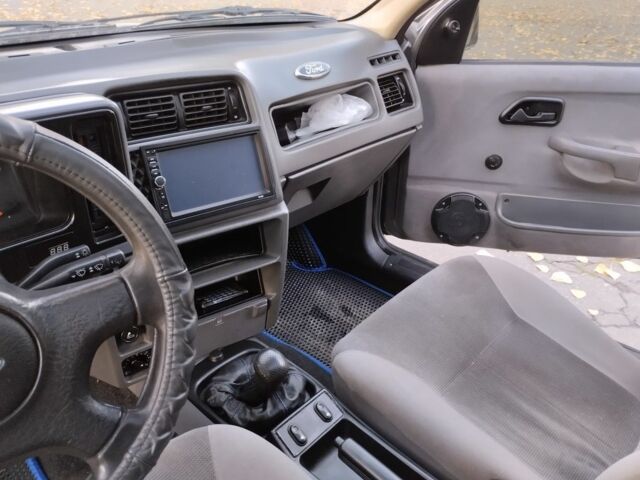 Сірий Форд Сієрра, об'ємом двигуна 2 л та пробігом 400 тис. км за 1194 $, фото 6 на Automoto.ua