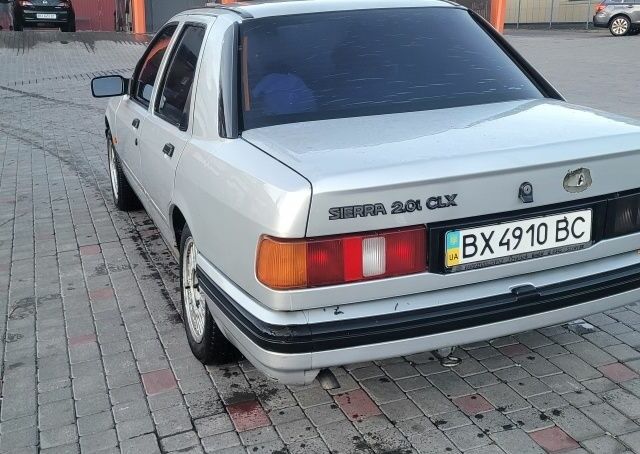 Серый Форд Сиерра, объемом двигателя 2 л и пробегом 345 тыс. км за 850 $, фото 3 на Automoto.ua