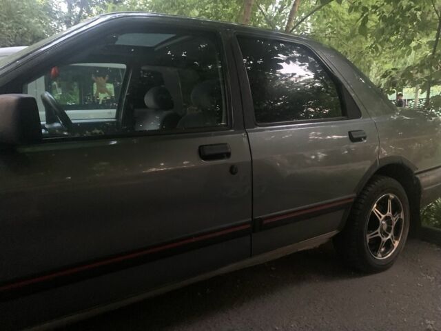 Сірий Форд Сієрра, об'ємом двигуна 1.6 л та пробігом 355 тис. км за 1000 $, фото 3 на Automoto.ua