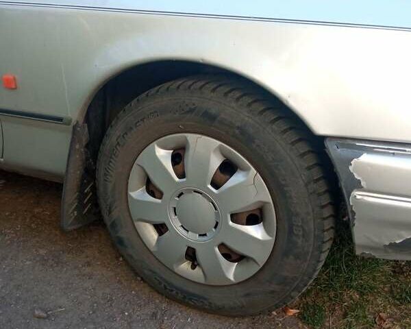 Сірий Форд Сієрра, об'ємом двигуна 1.8 л та пробігом 110 тис. км за 1300 $, фото 11 на Automoto.ua