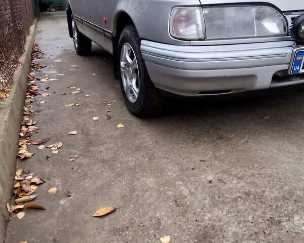 Серый Форд Сиерра, объемом двигателя 2 л и пробегом 85 тыс. км за 1300 $, фото 6 на Automoto.ua