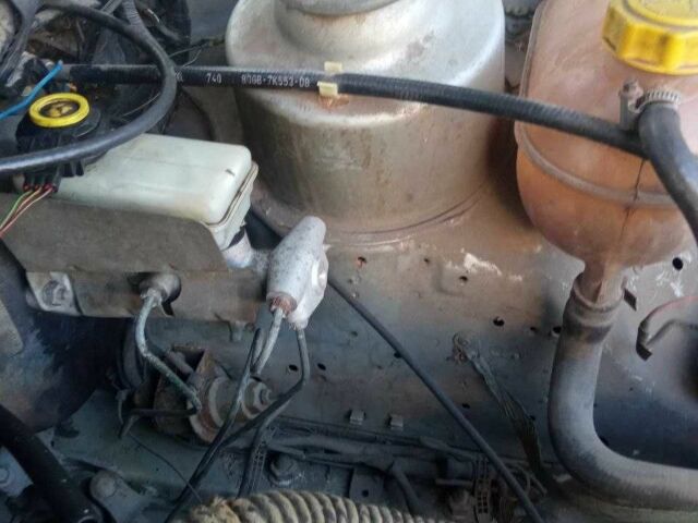 Серый Форд Сиерра, объемом двигателя 1.8 л и пробегом 110 тыс. км за 1300 $, фото 4 на Automoto.ua