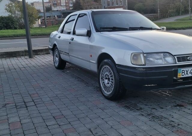 Серый Форд Сиерра, объемом двигателя 2 л и пробегом 345 тыс. км за 850 $, фото 1 на Automoto.ua