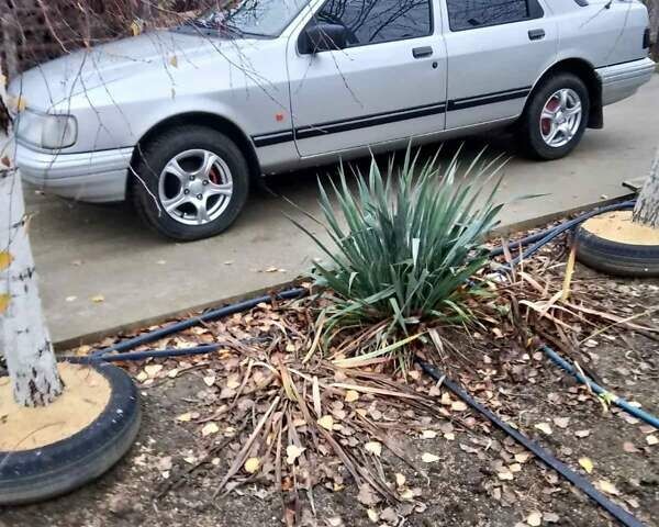 Серый Форд Сиерра, объемом двигателя 2 л и пробегом 85 тыс. км за 1300 $, фото 1 на Automoto.ua