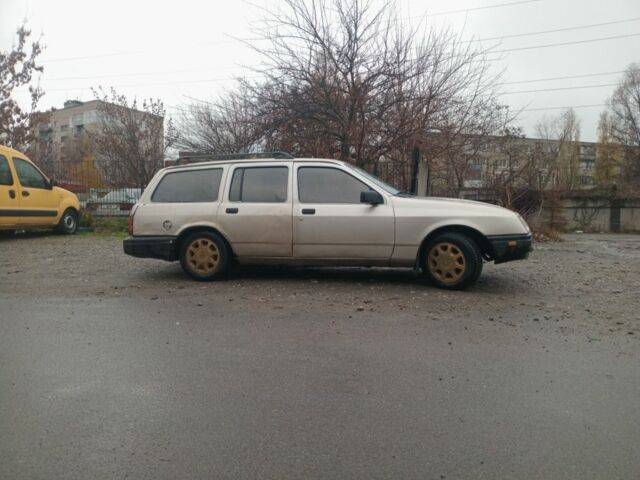 Серый Форд Сиерра, объемом двигателя 2 л и пробегом 400 тыс. км за 665 $, фото 3 на Automoto.ua