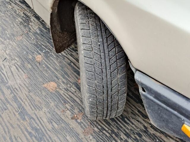 Сірий Форд Сієрра, об'ємом двигуна 2 л та пробігом 400 тис. км за 524 $, фото 2 на Automoto.ua